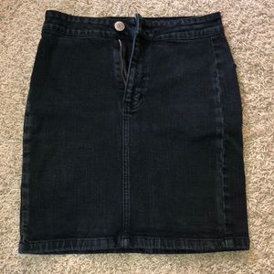 BLACK DENIM PENCIL SKIRT AMERICAN EAGLE